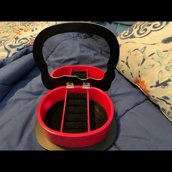 Hello Kitty Small Jewelry Box - Picture 3 of 4